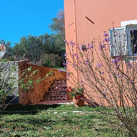 εξοχικό στο βιρο κέρκυρας ホームステイ Kastanéa